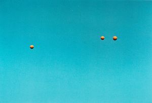 John Baldessari : Throwing Three Balls in the Air to Get a Straight Line  - Asta Fotografia - Associazione Nazionale - Case d'Asta italiane
