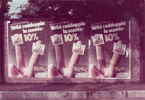 Luigi Ghirri : Modena, dalla serie KM 0,250  - Asta Fotografia - Associazione Nazionale - Case d'Asta italiane