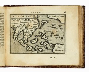 Abraham Ortelius : Breve compendio del Theatro Orteliano. Contenendo la delineatione de tutti li regioni principali, del mondo, stampate in tavole piccole, et illustrate con brevi declarationi.  - Asta Libri, autografi e manoscritti - Associazione Nazionale - Case d'Asta italiane