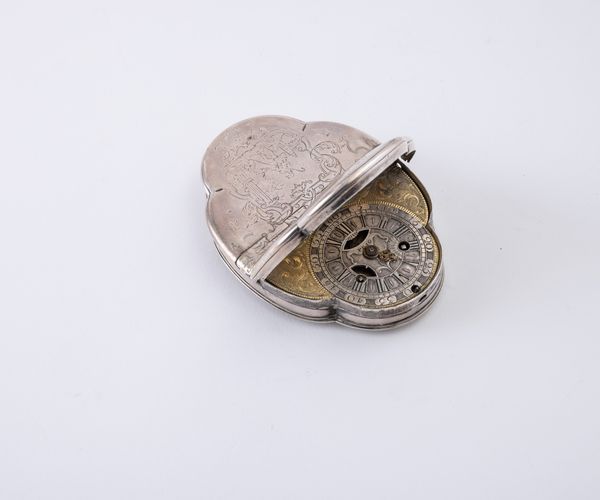 Orologio a forma di tabacchiera, firmata Michael Holner a Prag.<BR>Cassa in  argento , movimento con scappamento a verga e quadrante in argento, 1740 circa,<BR>Movimento ossidato, non funzionante, richiede revisione (manca una lancetta)  - Asta Pocket Watches - Associazione Nazionale - Case d'Asta italiane