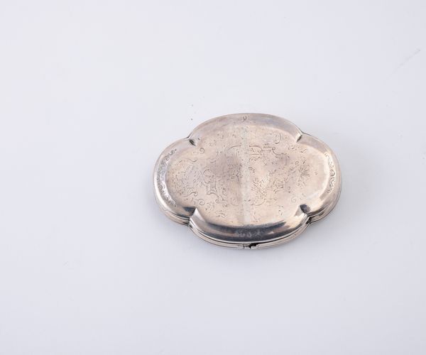 Orologio a forma di tabacchiera, firmata Michael Holner a Prag.<BR>Cassa in  argento , movimento con scappamento a verga e quadrante in argento, 1740 circa,<BR>Movimento ossidato, non funzionante, richiede revisione (manca una lancetta)  - Asta Pocket Watches - Associazione Nazionale - Case d'Asta italiane