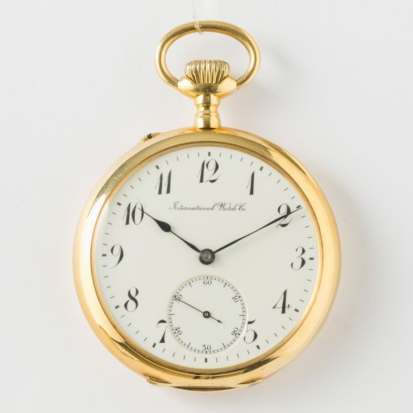 International Watch, cassa in oro 18 kt, movimento con scappamento ad ancora, quadrante in smalto bianco, 1910 circa, gr 95, 46 mm  - Asta Pocket Watches - Associazione Nazionale - Case d'Asta italiane
