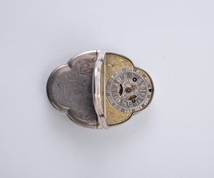 Orologio a forma di tabacchiera, firmata Michael Holner a Prag.<BR>Cassa in  argento , movimento con scappamento a verga e quadrante in argento, 1740 circa,<BR>Movimento ossidato, non funzionante, richiede revisione (manca una lancetta)  - Asta Pocket Watches - Associazione Nazionale - Case d'Asta italiane