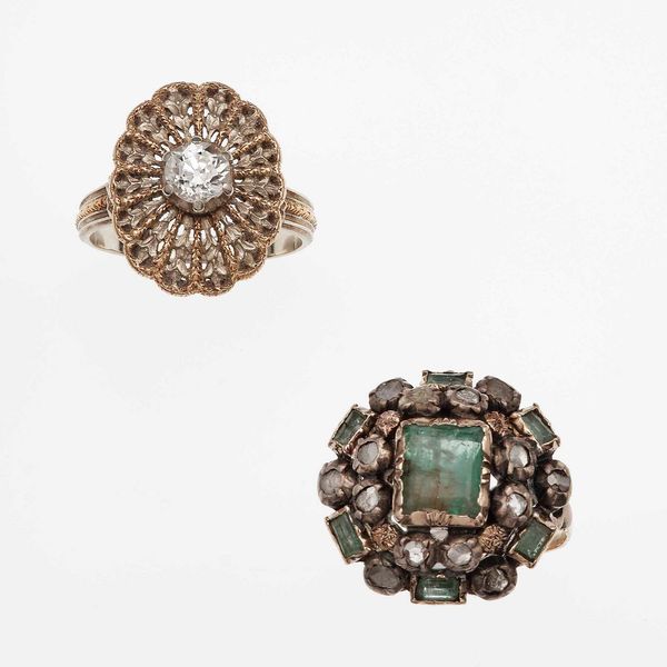 Anello con diamante di vecchio taglio di ct 0.50 circa e anello con smeraldi  - Asta Gioielli - Associazione Nazionale - Case d'Asta italiane