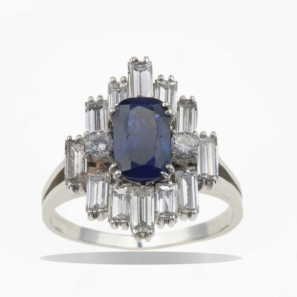 Anello con zaffiro e diamanti taglio baguette  - Asta Gioielli - Associazione Nazionale - Case d'Asta italiane