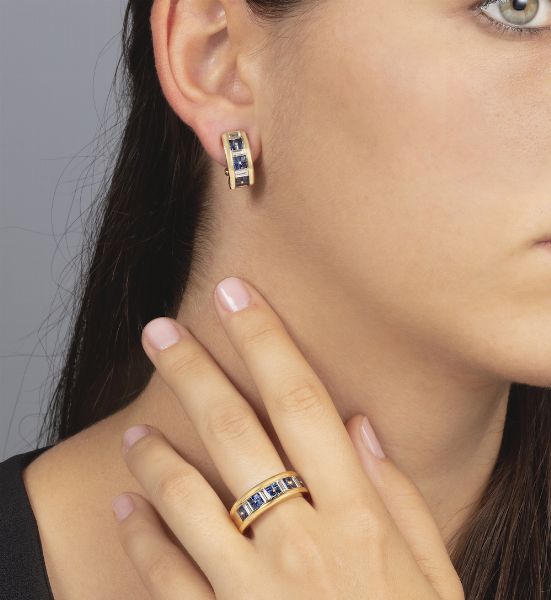 Demi-parure composta da anello ed orecchini con diamanti e zaffiri  - Asta Gioielli - Associazione Nazionale - Case d'Asta italiane