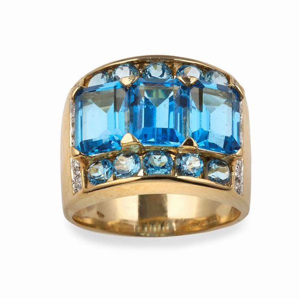 Anello con topazi azzurri e piccoli diamanti  - Asta Gioielli - Associazione Nazionale - Case d'Asta italiane