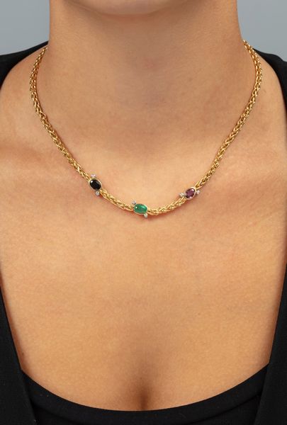 Girocollo con zaffiro, smeraldo, rubino e diamanti  - Asta Gioielli - Associazione Nazionale - Case d'Asta italiane
