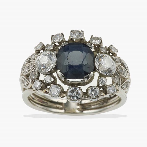 Anello con zaffiro basaltico e diamanti  - Asta Gioielli - Associazione Nazionale - Case d'Asta italiane