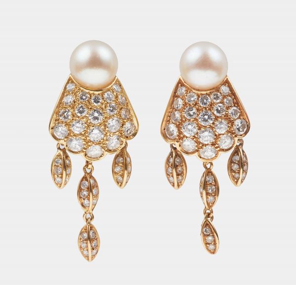 Orecchini con perle coltivate e diamanti<BR>  - Asta Gioielli - Associazione Nazionale - Case d'Asta italiane