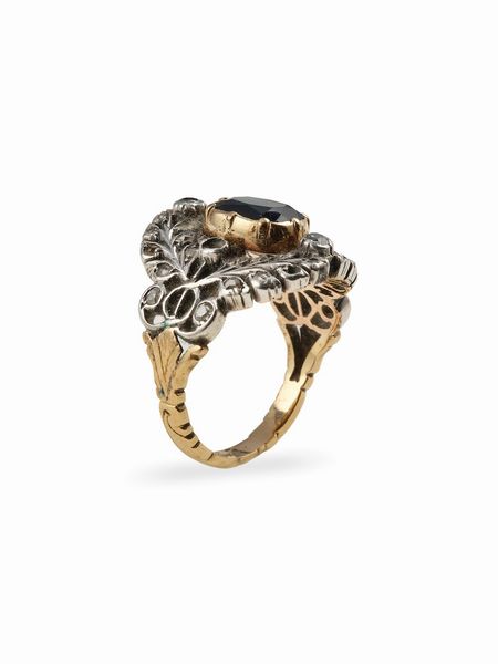 Lotto composto da anello e spilla con zaffiri Australia e diamanti di vecchio taglio  - Asta Gioielli - Associazione Nazionale - Case d'Asta italiane