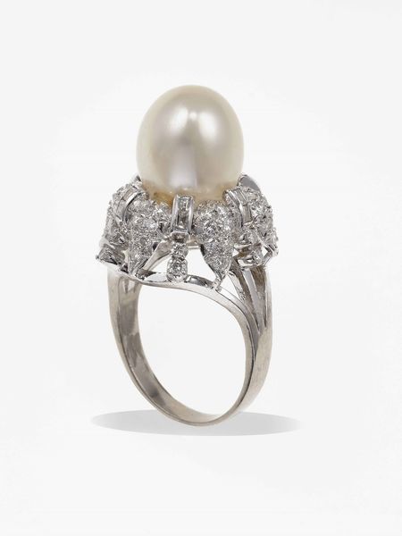 Anello con perla e diamanti  - Asta Gioielli - Associazione Nazionale - Case d'Asta italiane