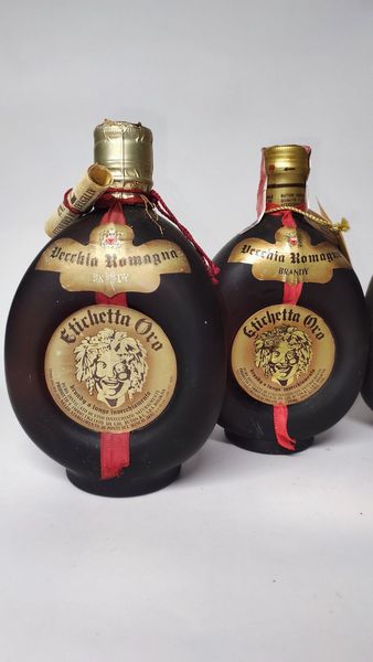 Vecchia Romagna, Brandy Etichetta Oro  - Asta Whisky & Co. - Associazione Nazionale - Case d'Asta italiane