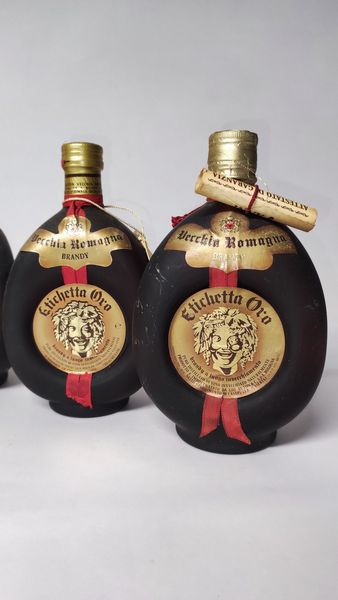Vecchia Romagna, Brandy Etichetta Oro  - Asta Whisky & Co. - Associazione Nazionale - Case d'Asta italiane