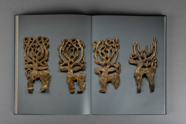 ARTISTI VARI : The golden deer of Eurasia. Scythian and sarmatian treasures from the Russian steppes  - Asta Libri d'Artista e Cataloghi d'Arte - Associazione Nazionale - Case d'Asta italiane
