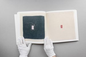 MARIA LAI : Tenendo per mano il sole  - Asta Libri d'Artista e Cataloghi d'Arte - Associazione Nazionale - Case d'Asta italiane