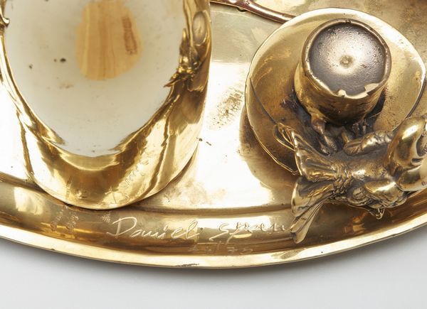 SPOERRI DANIEL (n. 1930) : L'heure bleue.  - Asta Asta 399 | GRAFICA MODERNA, FOTOGRAFIA E MULTIPLI D'AUTORE Online - Associazione Nazionale - Case d'Asta italiane