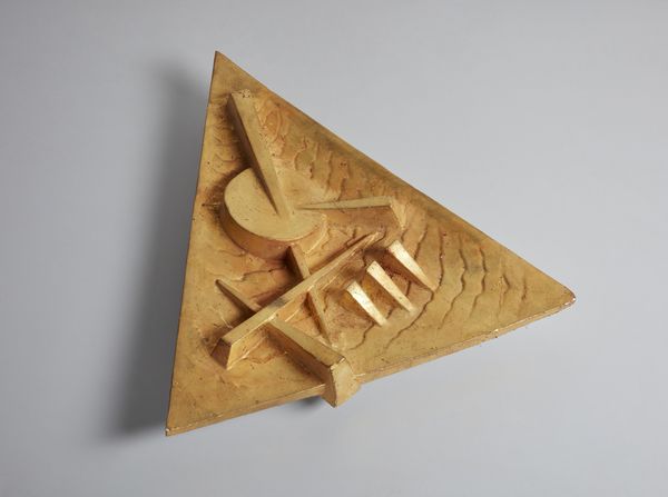 POMODORO ARNALDO (n. 1926) : Piatto triangolare II,  - Asta Asta 399 | GRAFICA MODERNA, FOTOGRAFIA E MULTIPLI D'AUTORE Online - Associazione Nazionale - Case d'Asta italiane