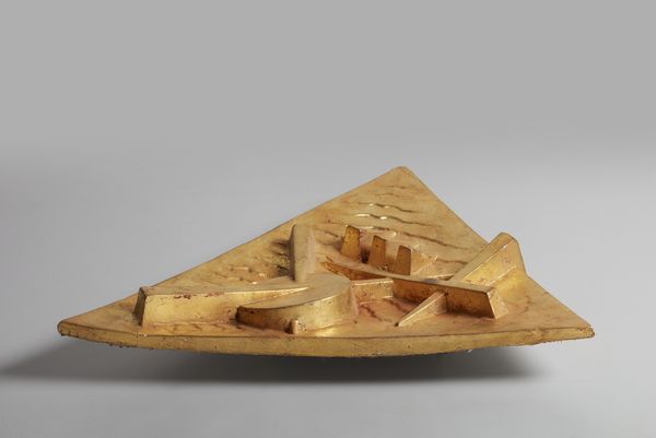 POMODORO ARNALDO (n. 1926) : Piatto triangolare II,  - Asta Asta 399 | GRAFICA MODERNA, FOTOGRAFIA E MULTIPLI D'AUTORE Online - Associazione Nazionale - Case d'Asta italiane