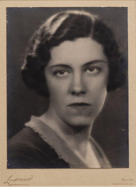 LUXARDO LAZZARO (1865 - 1949) : Lotto composto da n.5 fotografie. Carla d'abrusco. Vivi Livi. Delia Bodi. Virgilio Gottardi. La Signora Balestra.  - Asta Asta 399 | GRAFICA MODERNA, FOTOGRAFIA E MULTIPLI D'AUTORE Online - Associazione Nazionale - Case d'Asta italiane