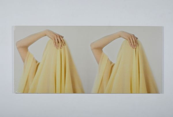 GUERRESI MAIMOUNA  (n. 1951) : Yellow veiled. Frame Vergine delle rocce.  - Asta Asta 399 | GRAFICA MODERNA, FOTOGRAFIA E MULTIPLI D'AUTORE Online - Associazione Nazionale - Case d'Asta italiane