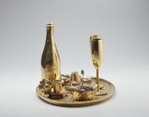 SPOERRI DANIEL (n. 1930) : L'heure bleue.  - Asta Asta 399 | GRAFICA MODERNA, FOTOGRAFIA E MULTIPLI D'AUTORE Online - Associazione Nazionale - Case d'Asta italiane