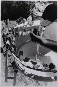 CUSIMANO MARIO : Lotto composto da n. 6 fotografie. Ascolta uomo.  - Asta Asta 399 | GRAFICA MODERNA, FOTOGRAFIA E MULTIPLI D'AUTORE Online - Associazione Nazionale - Case d'Asta italiane