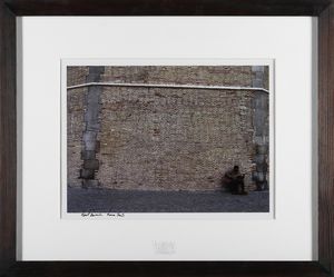 BARUCH EYAL  (n. 1965) : Lotto composto da n.2 opere. Another brick. Confronti.  - Asta Asta 399 | GRAFICA MODERNA, FOTOGRAFIA E MULTIPLI D'AUTORE Online - Associazione Nazionale - Case d'Asta italiane