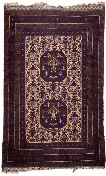 Tappeto Baluchistan fondo chiaro annodato a mano  - Asta Antiquariato - Mobili, Tappeti, Sculture e Oggetti d'Arte - Associazione Nazionale - Case d'Asta italiane