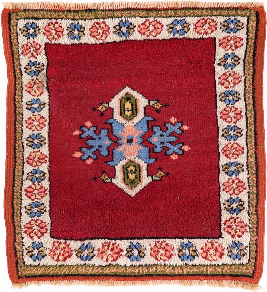 Piccolo tappeto quadrangolare, Anatolia  - Asta Antiquariato - Mobili, Tappeti, Sculture e Oggetti d'Arte - Associazione Nazionale - Case d'Asta italiane