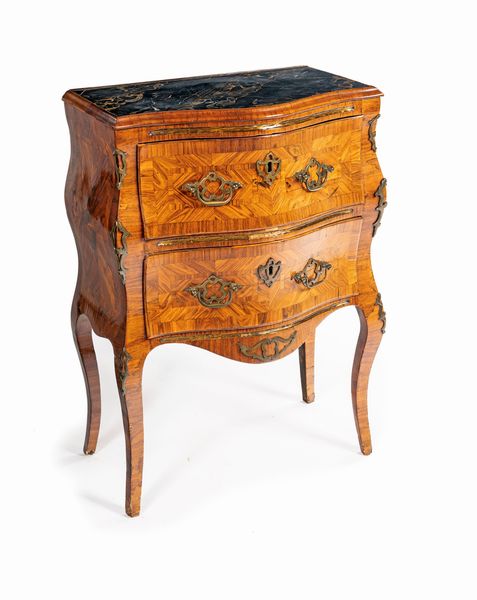 Comodino in ebano viola, Sicilia, metà del XVIII secolo  - Asta Antiquariato - Mobili, Tappeti, Sculture e Oggetti d'Arte - Associazione Nazionale - Case d'Asta italiane