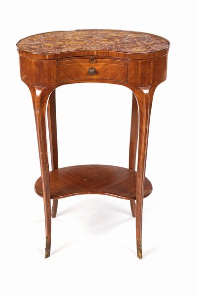 Tavolino a fagiolo con finiture in bronzo dorato, Francia Napoleone III  - Asta Antiquariato - Mobili, Tappeti, Sculture e Oggetti d'Arte - Associazione Nazionale - Case d'Asta italiane