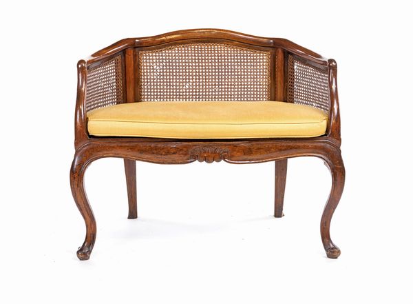 Divanetto in noce e paglia di Vienna, fine del XIX secolo  - Asta Antiquariato - Mobili, Tappeti, Sculture e Oggetti d'Arte - Associazione Nazionale - Case d'Asta italiane