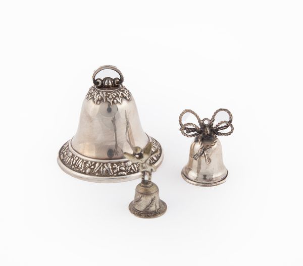 Tre campanelle in argento a diverso titolo  - Asta Argenti Antichi e da Collezione - Associazione Nazionale - Case d'Asta italiane
