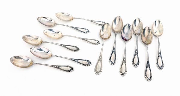 Dodici cucchiai da t  - Asta Argenti Antichi e da Collezione - Associazione Nazionale - Case d'Asta italiane