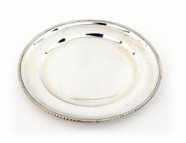 Piatto circolare  - Asta Argenti Antichi e da Collezione - Associazione Nazionale - Case d'Asta italiane