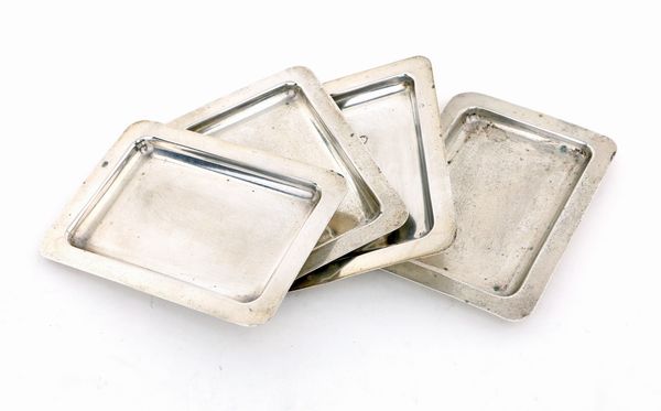 Quattro piattini posacenere in argento  - Asta Argenti Antichi e da Collezione - Associazione Nazionale - Case d'Asta italiane