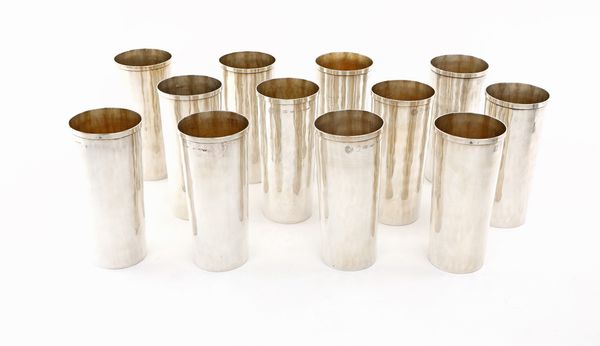 Dodici bicchieri in argento, Brandimarte  - Asta Argenti Antichi e da Collezione - Associazione Nazionale - Case d'Asta italiane