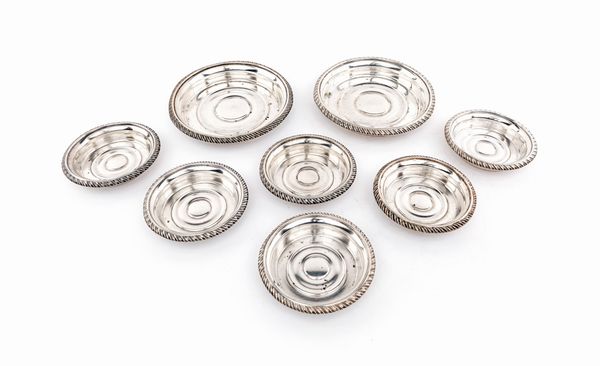 Lotto composto da coppia di sottobottiglia e sei sottobicchieri in argento, Milano 1850 ca.  - Asta Argenti Antichi e da Collezione - Associazione Nazionale - Case d'Asta italiane