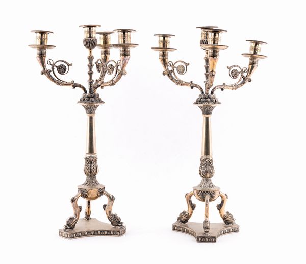 Coppia di candelabri in argento 800 a quattro luci  - Asta Argenti Antichi e da Collezione - Associazione Nazionale - Case d'Asta italiane