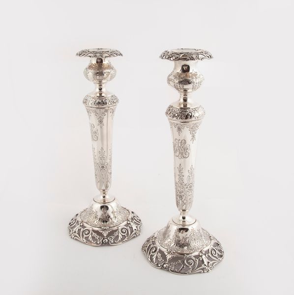 Coppia di candelieri in argento sterling, Gorham, epoca Liberty  - Asta Argenti Antichi e da Collezione - Associazione Nazionale - Case d'Asta italiane