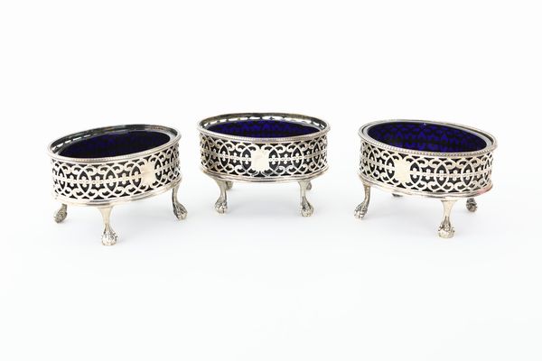 Tre saliere in argento, Londra 1776, argentiere R.H.  - Asta Argenti Antichi e da Collezione - Associazione Nazionale - Case d'Asta italiane