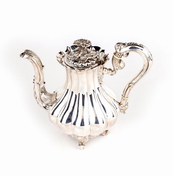 Teiera in argento 950/1000, Parigi 1840 ca., argentiere L.B.  - Asta Argenti Antichi e da Collezione - Associazione Nazionale - Case d'Asta italiane