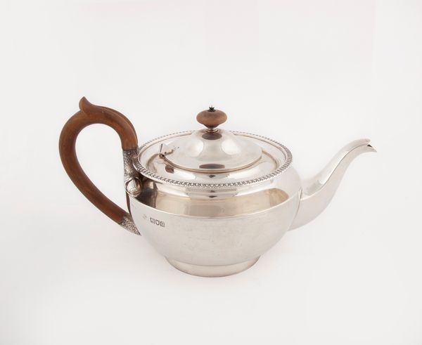 Teiera in argento 925, Londra, 1900, argentiere John Bodman Carrington  - Asta Argenti Antichi e da Collezione - Associazione Nazionale - Case d'Asta italiane