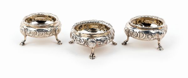 Tre saliere in argento 925/1000, Londra 1851, argentiere Harrison Brothers & Howson  - Asta Argenti Antichi e da Collezione - Associazione Nazionale - Case d'Asta italiane