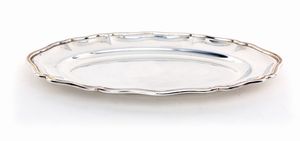 Due vassoi ovali in argento  - Asta Argenti Antichi e da Collezione - Associazione Nazionale - Case d'Asta italiane