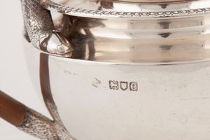 Teiera in argento 925, Londra, 1900, argentiere John Bodman Carrington  - Asta Argenti Antichi e da Collezione - Associazione Nazionale - Case d'Asta italiane