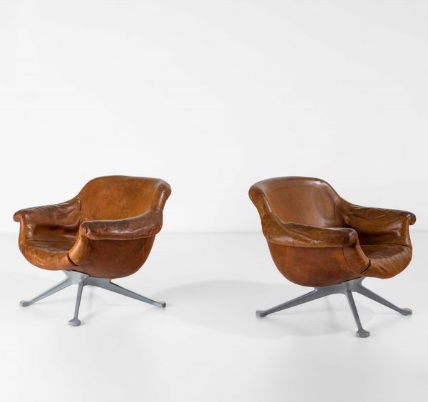 ANGELO MANGIAROTTI : Due poltrone mod. 1110  - Asta Design200 - Associazione Nazionale - Case d'Asta italiane