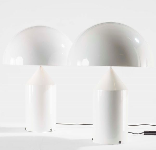 VICO MAGISTRETTI : Due lampade da tavolo mod. Atollo  - Asta Design200 - Associazione Nazionale - Case d'Asta italiane