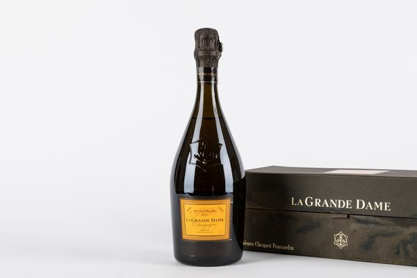 FRANCIA : Veuve Clicquot La Grande Dame  - Asta Vini e Distillati - Associazione Nazionale - Case d'Asta italiane
